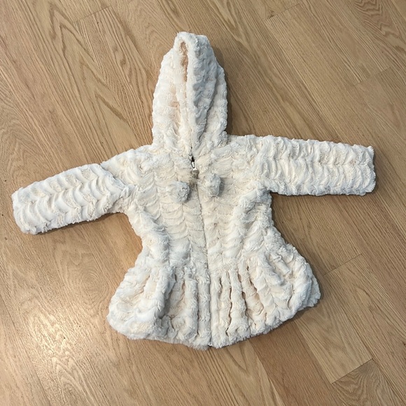 Widgeon Toddlers Coat in Excellent Condition.  Very warm and thick. - Picture 1 of 2